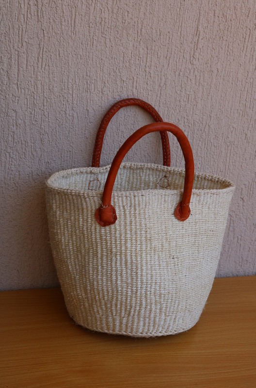 Leather and sisal hand woven bag with flap | NAHERI